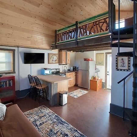 Rustic Hendersonville Farm Studio With Private Deck エクステリア 写真