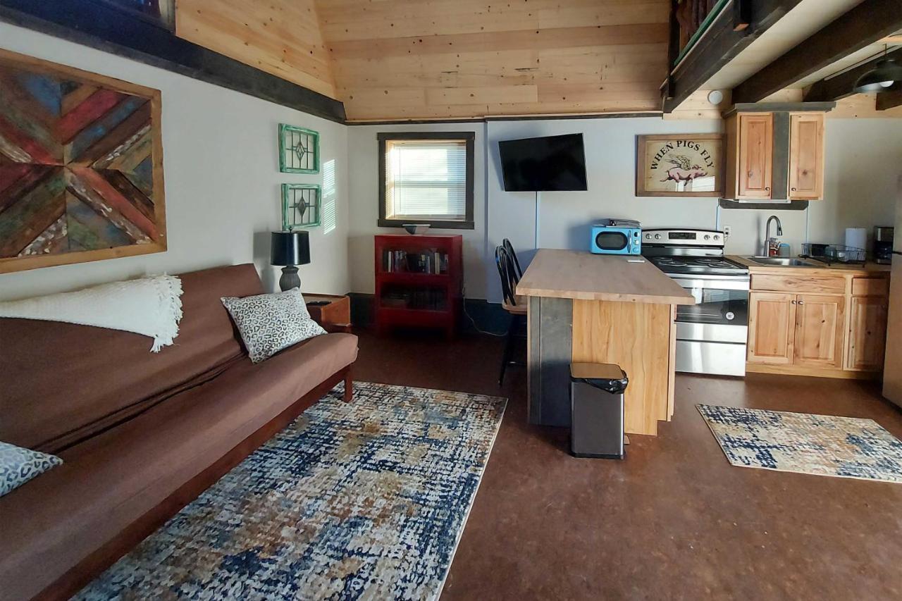 Rustic Hendersonville Farm Studio With Private Deck エクステリア 写真