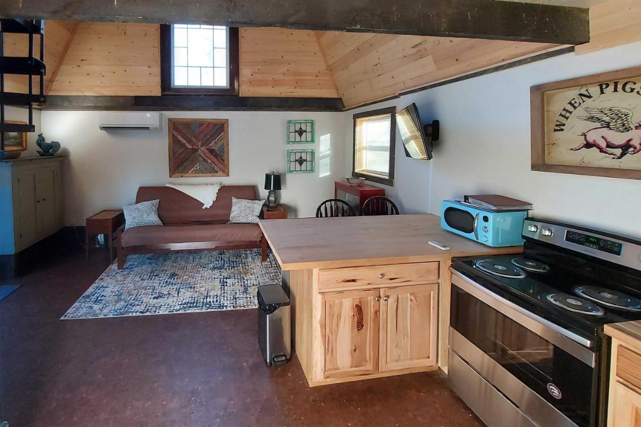 Rustic Hendersonville Farm Studio With Private Deck エクステリア 写真