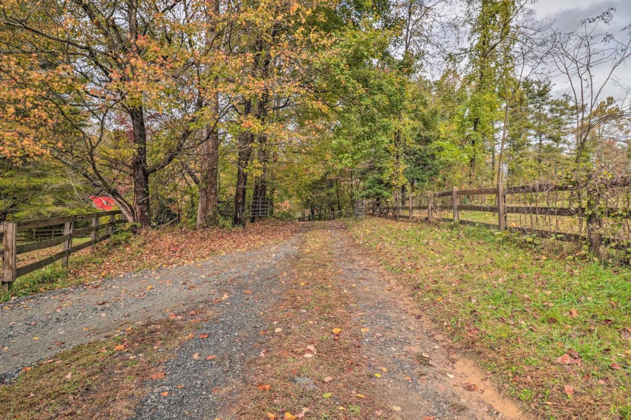 Rustic Hendersonville Farm Studio With Private Deck エクステリア 写真