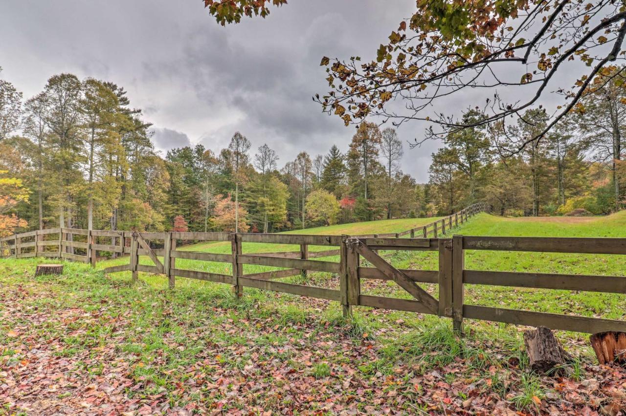 Rustic Hendersonville Farm Studio With Private Deck エクステリア 写真