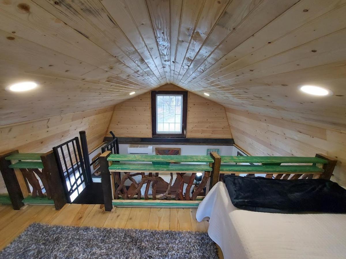 Rustic Hendersonville Farm Studio With Private Deck エクステリア 写真